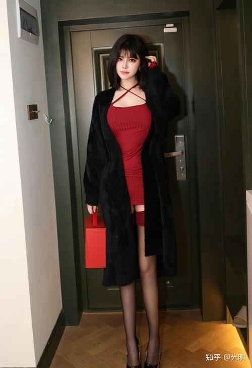 女老师操家长的逼的相关介绍