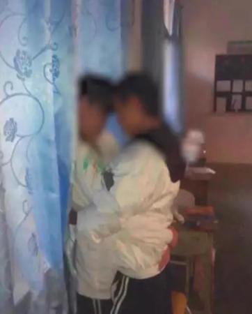 女士内裤有黄色分泌物是怎么回事的相关介绍
