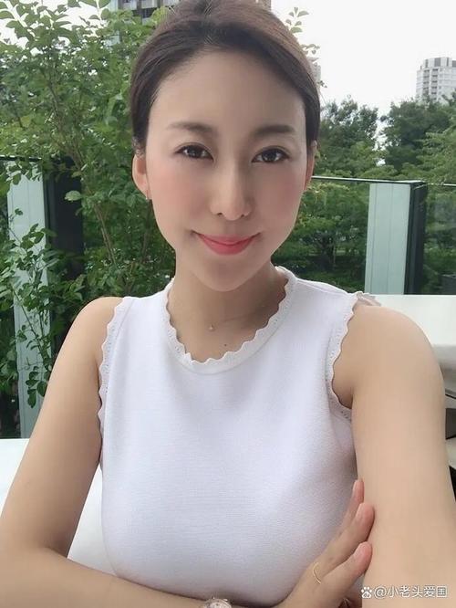 真实对白少妇av的相关介绍