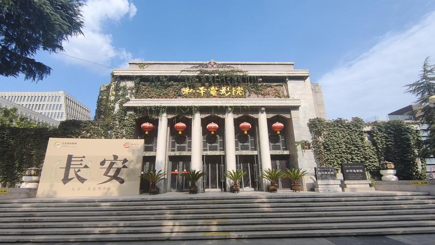 人妻黑丝美女av网站的相关介绍
