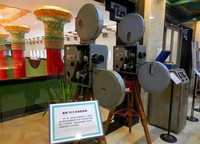 新街口电影院 | 2025最新排片表 低价IMAX观影指南 周边美食打卡攻略