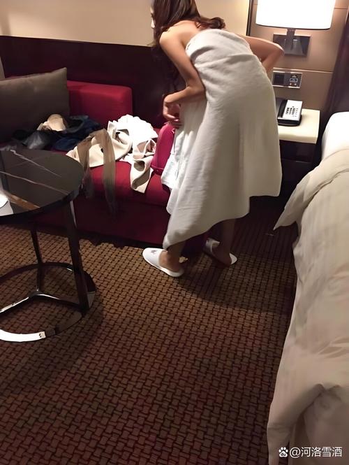美女老师叫我操的相关介绍