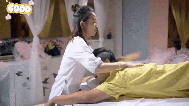 操死美女老师的相关介绍