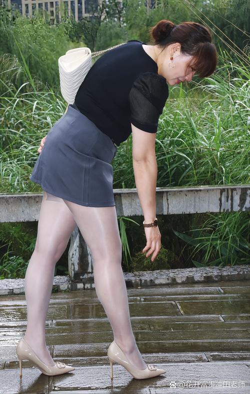邻居人妻免费阅读的相关介绍