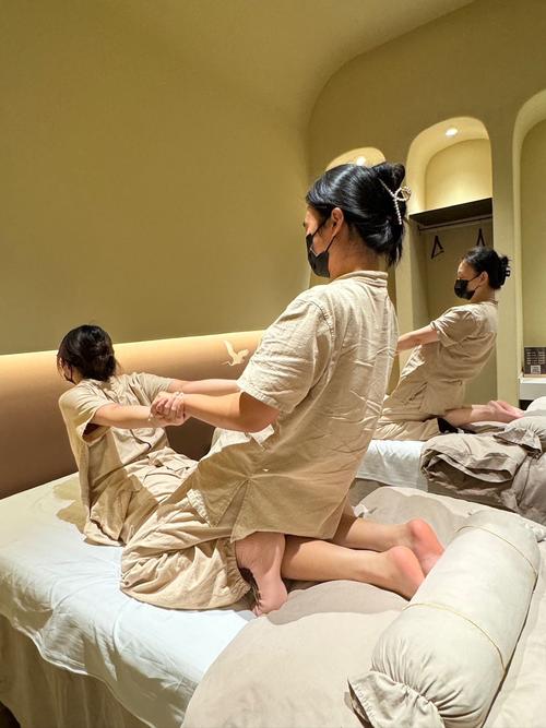 美女电影院的相关介绍
