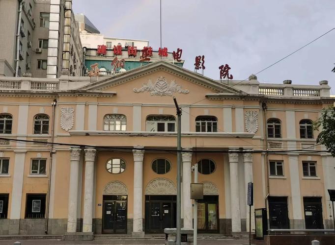 av毛片久久久的相关介绍