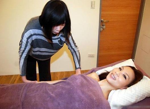 美女老师舔我的相关介绍