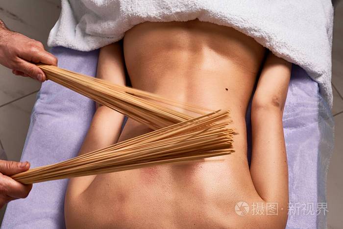 美女老师被男生操的相关介绍