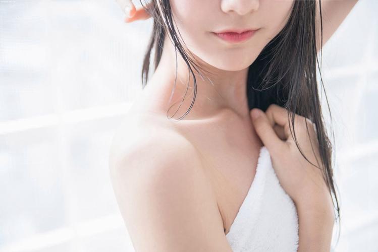 色宅男久久的相关介绍