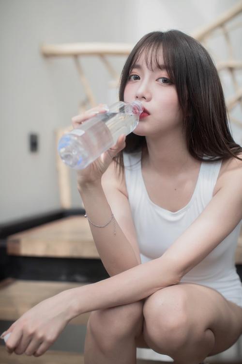 美女老师给我操的相关介绍