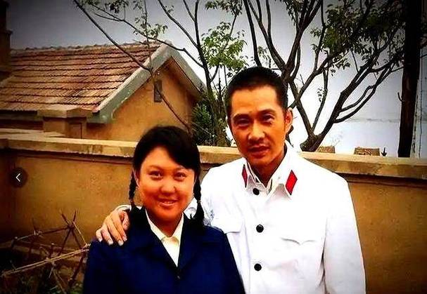 国产一边亲一边摸的相关介绍