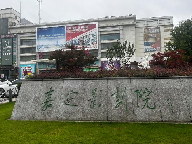 边摸边做超爽毛片的相关介绍