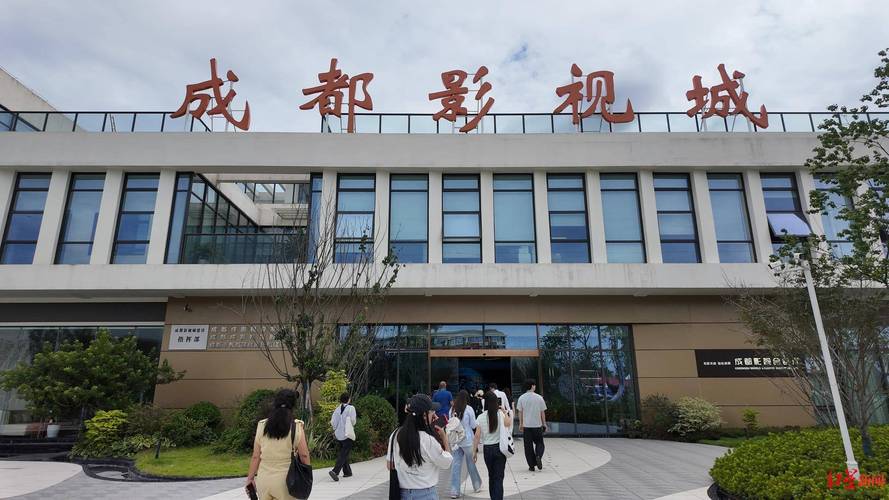 色偷偷男人亚洲天堂久久的相关介绍
