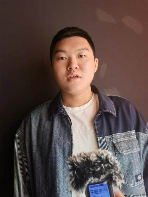 h小说 人妻的相关介绍