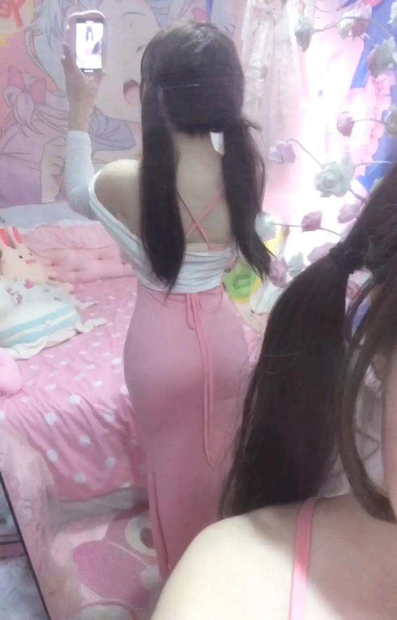 一边摸一边受不了的相关介绍