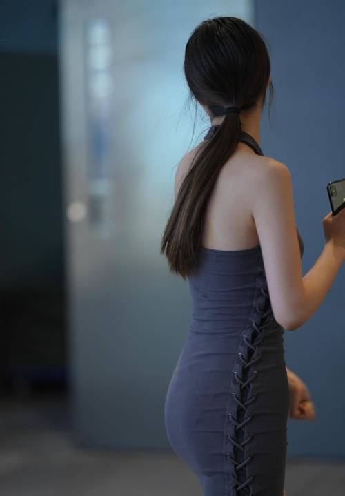 日本辣妹超大尺度人体艺术摄影图片的相关介绍