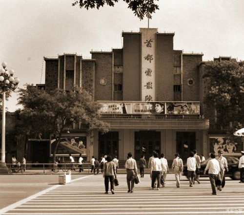 朋友寂寞人妻的相关介绍