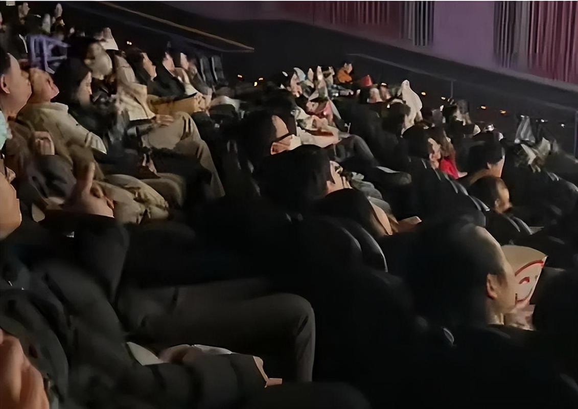 免费美女小黄片av的相关介绍