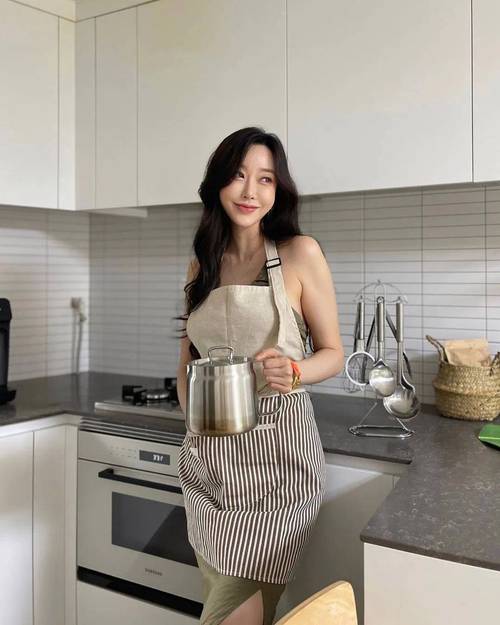 我被同桌cao的白浆直冒的相关介绍